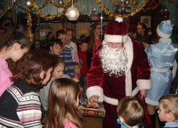 Зроби свято для малечі, якій війна лягла на плечі!