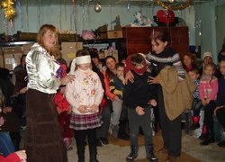 Зроби свято для малечі, якій війна лягла на плечі!
