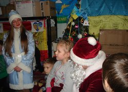 Зроби свято для малечі, якій війна лягла на плечі!