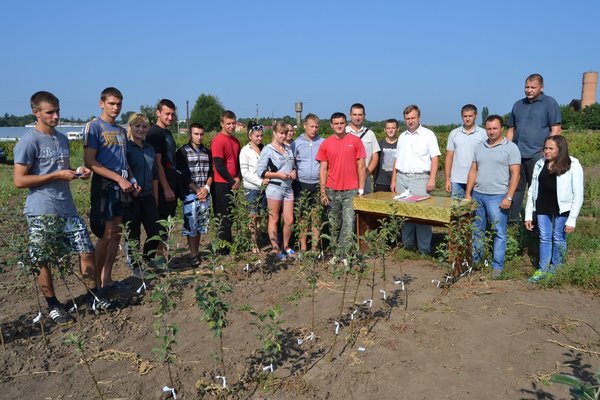Журі та учасники конкурсу „Кращий окулірувальник – 2013”