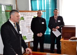 Окреслення завдань журі (зліва-направо: О.В.Мельник, П.А.Головатий, Р.М.Буцик)