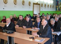 «Серед людей і для людей»