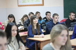 Вшанування пам'яті жертв Голодомору: виховна година на кафедрі фінансів і кредиту