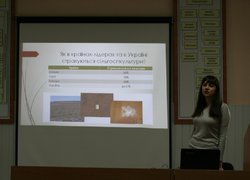 Викладач кафедри к.е.н., ст. викладач Улянич Ю.В. доповідає про світовий досвід в галузі страхування