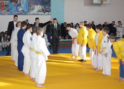 Судді вітають учасників турніру