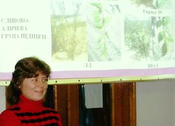 Магістрант Юлія Качур звітує за науково-виробничу практику у вітчизняних наукових установах