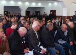 Вщерть заповнена зала семінару