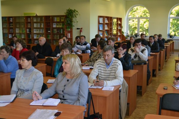 Триває навчання сільських і селищних голів в університеті (18.10.2012)