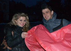 Запуск ліхтариків-сердець у вечірнє небо Умані